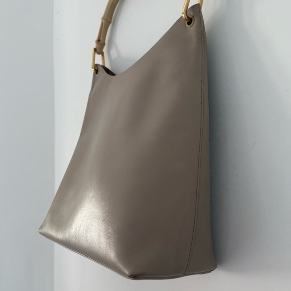 Vintage Gucci taupe grey leather bamboo handle tote bag with matching pouch - Picture 4 of 16